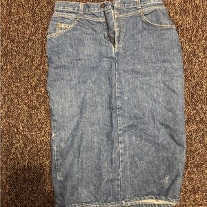 Vintage Levi’s Women’s High Waist Denim Midi Skirt Size 14 Button Back.